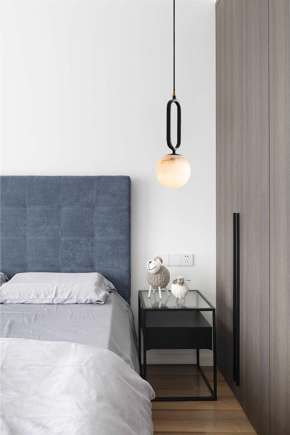 Alabaster Ball Pendant Lamp, detail