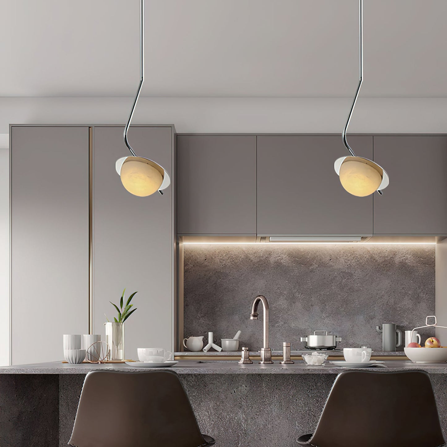 Chic Luminance Alabaster Pendant Light, detail