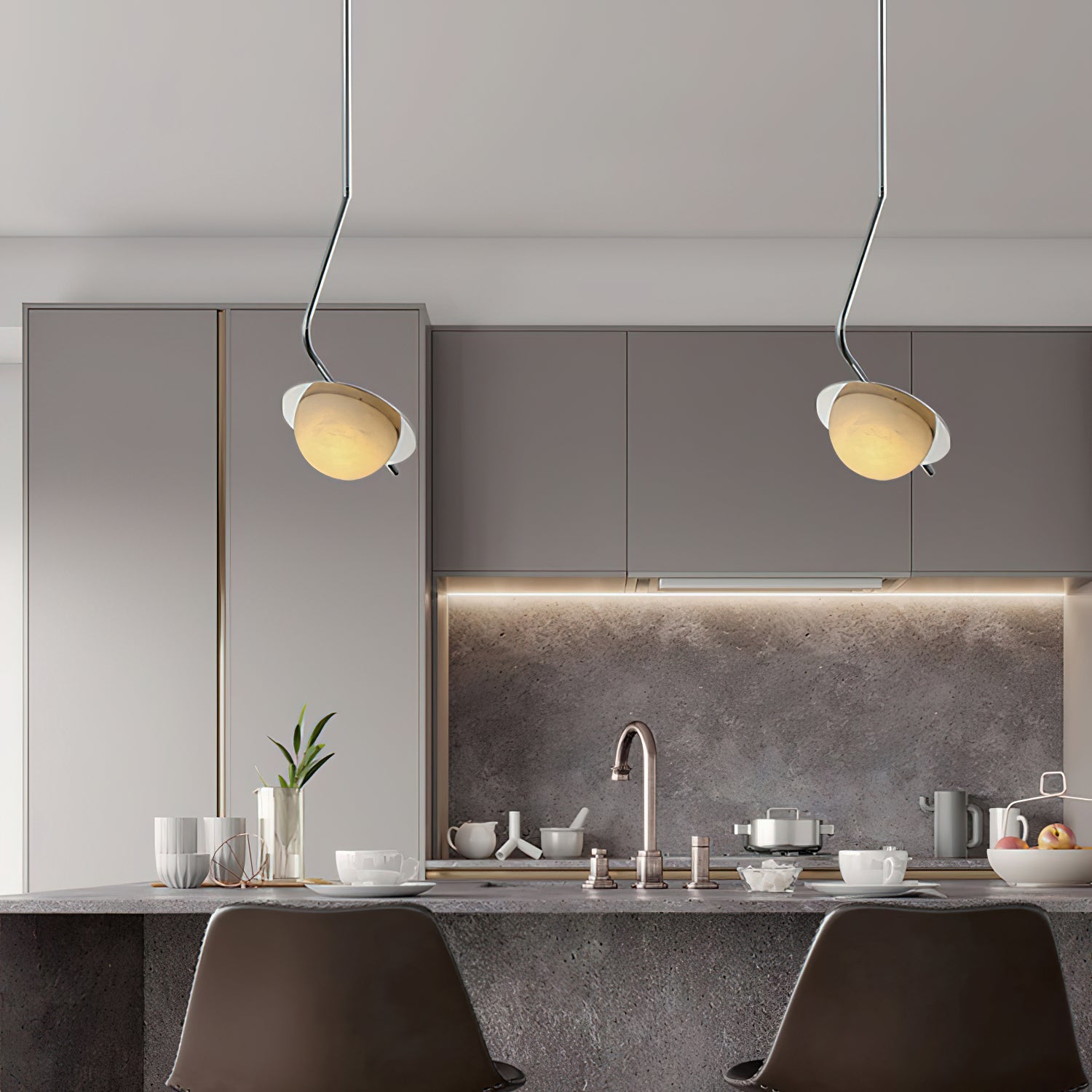 Chic Luminance Alabaster Pendant Light, detail