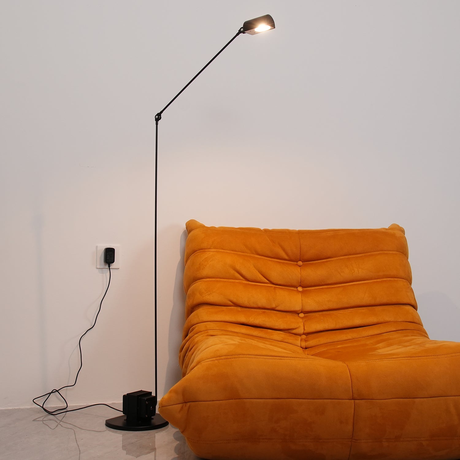 Daphine Floor Lamp – Dimmable, detail