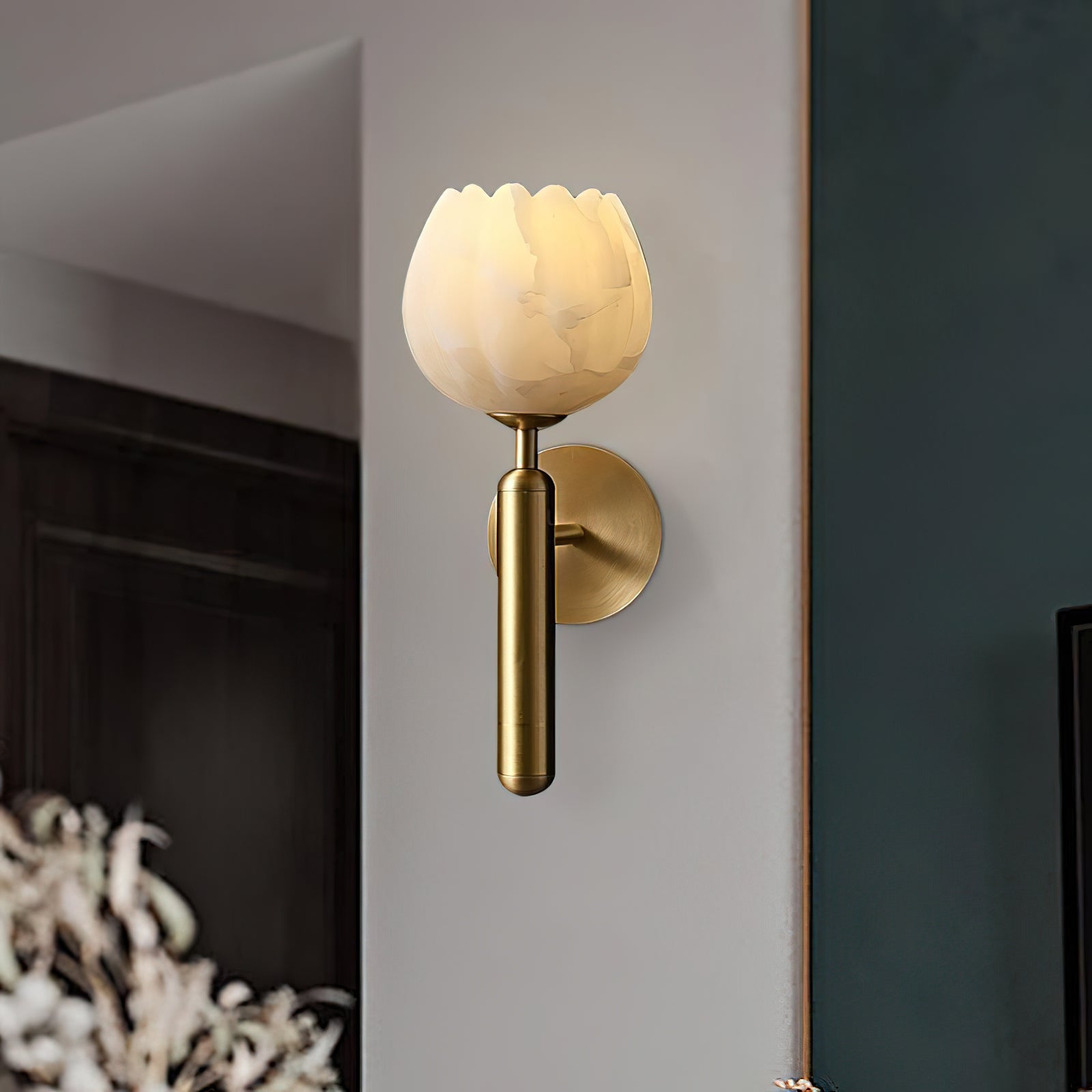 Mian Alabaster Wall Lamp, detail