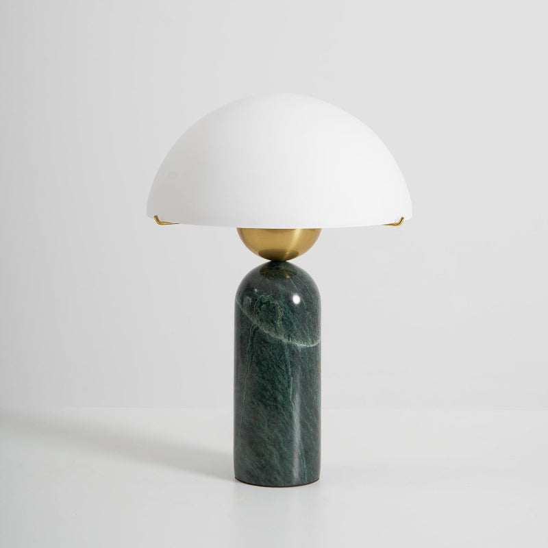 Peono Alabaster Table Lamp – Dimmable, detail