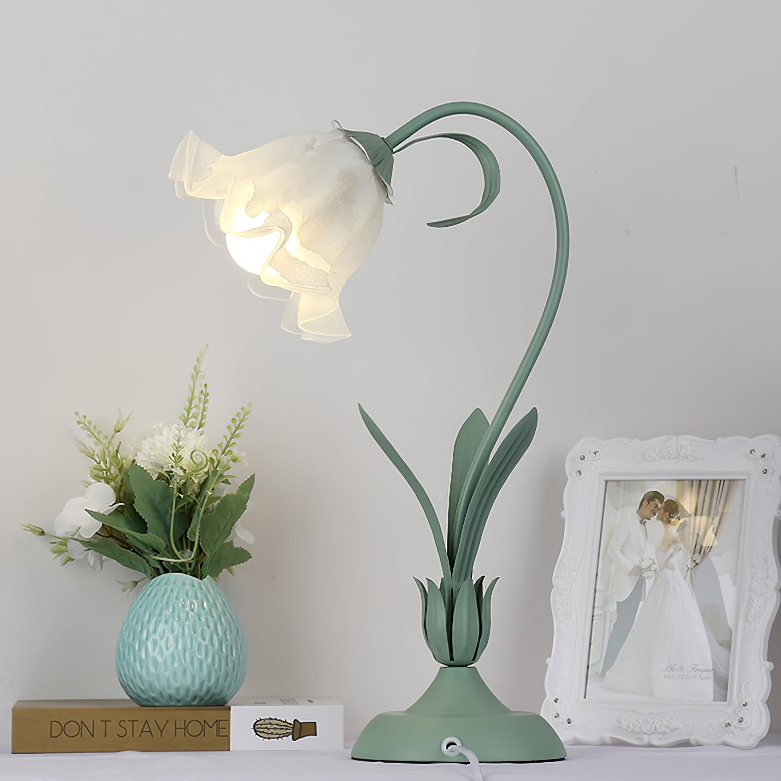 Romantic Flower Table Lamp, alternate view