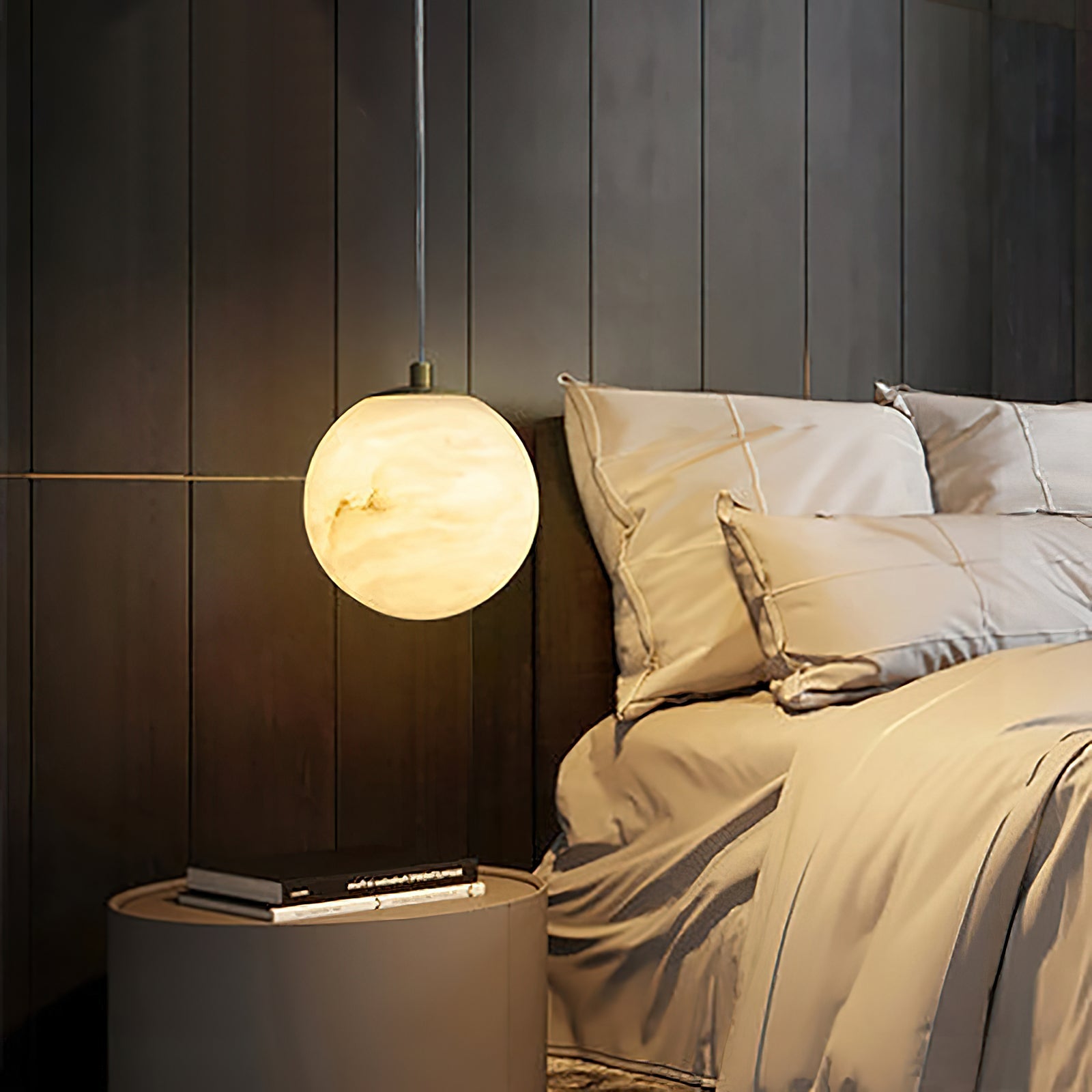 Savina Alabaster Pendant Light – Dimmable, detail