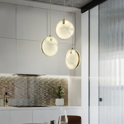 Soho Alabaster Pendant Light – Dimmable, detail